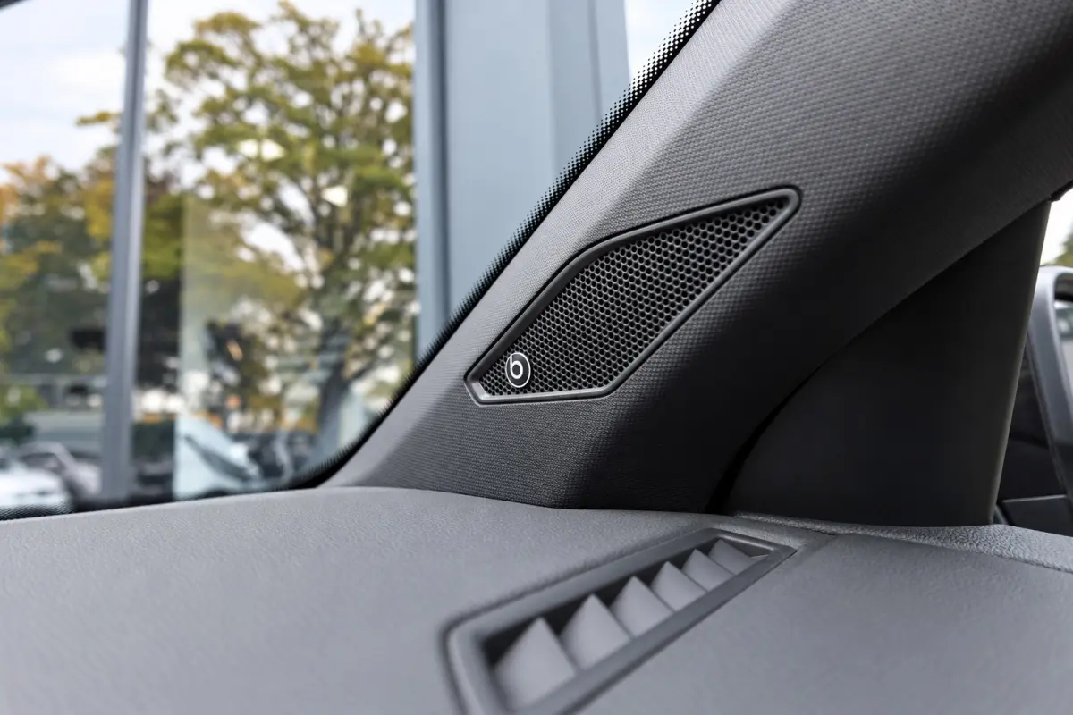 1.0 TSI R-line BEATS IQ-LIGHT ACC
