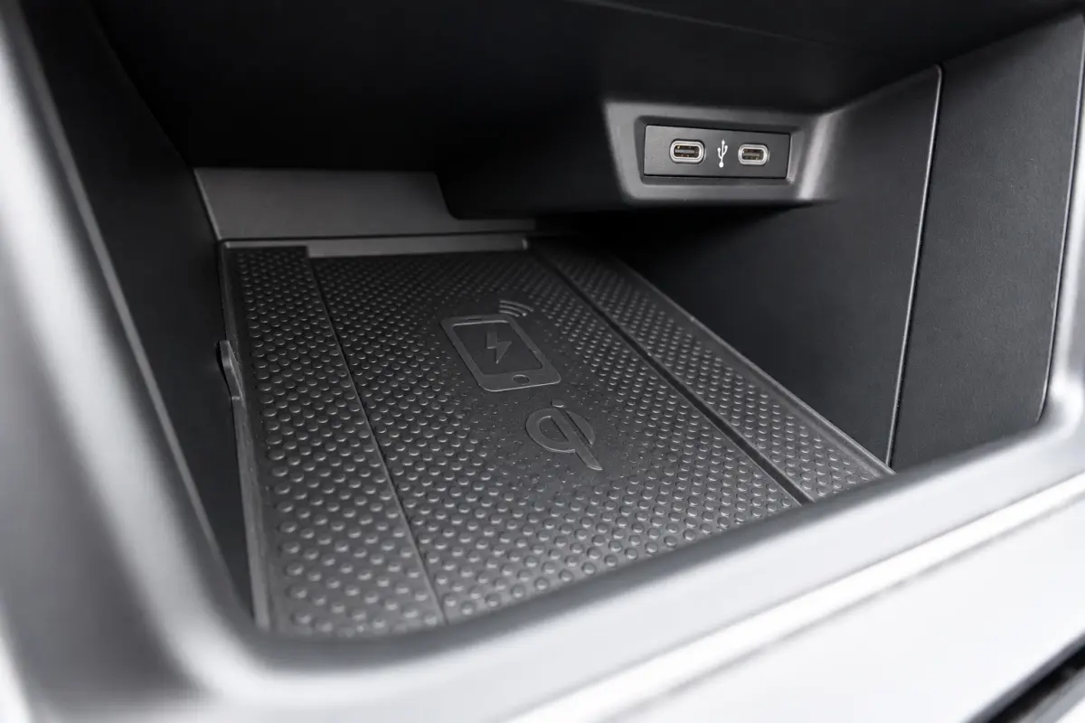 1.0 TSI R-line BEATS IQ-LIGHT ACC