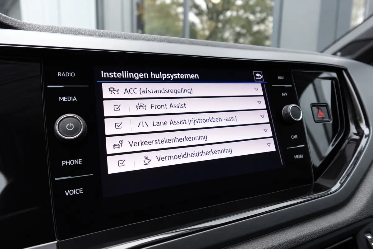 1.0 TSI R-line BEATS IQ-LIGHT ACC
