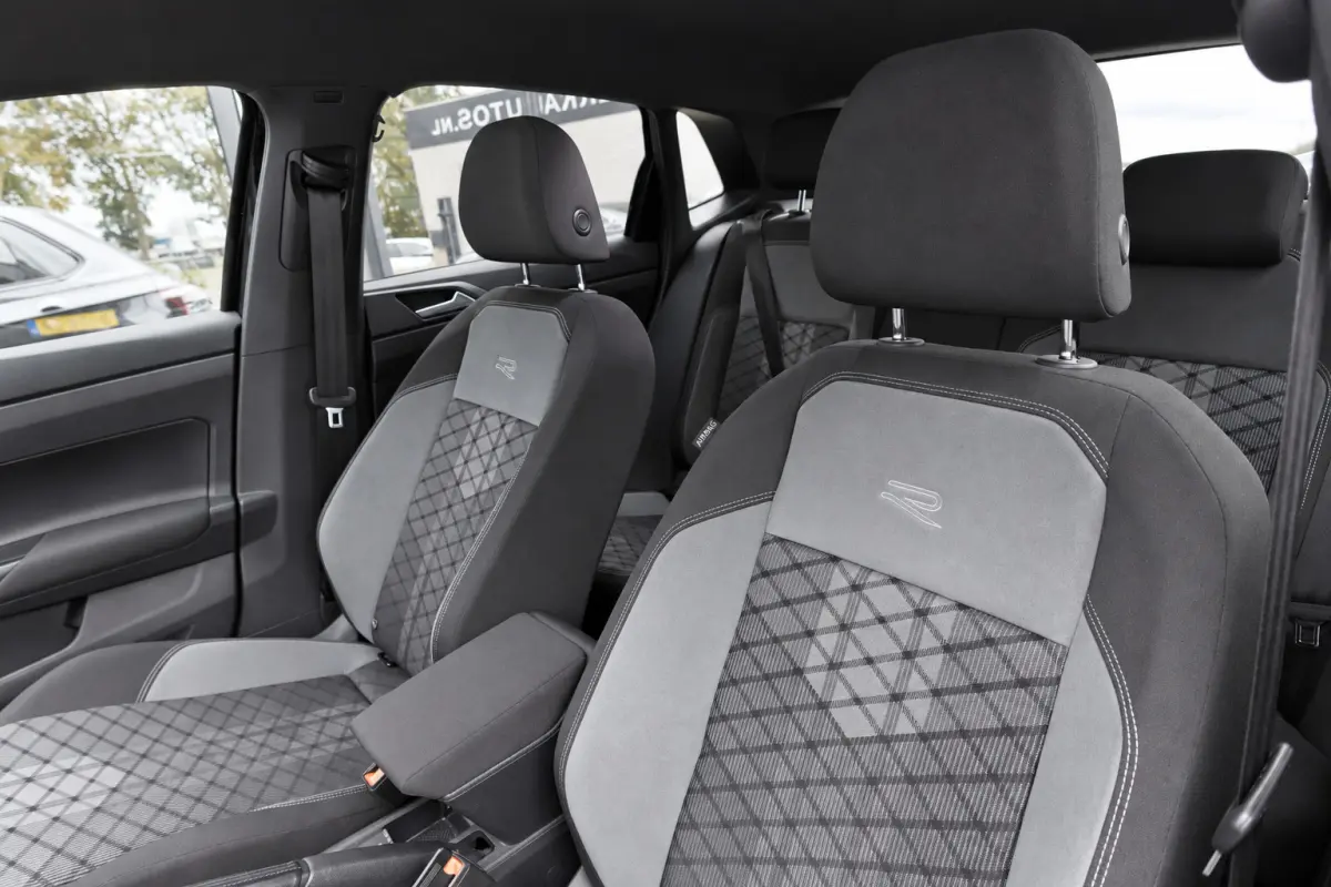 1.0 TSI R-line BEATS IQ-LIGHT ACC