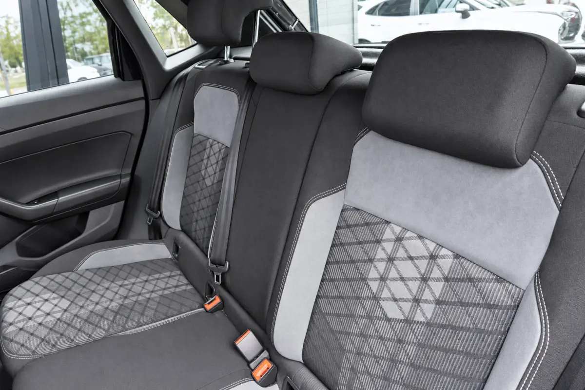 1.0 TSI R-line BEATS IQ-LIGHT ACC