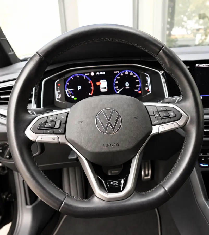 1.0 TSI R-line BEATS IQ-LIGHT ACC