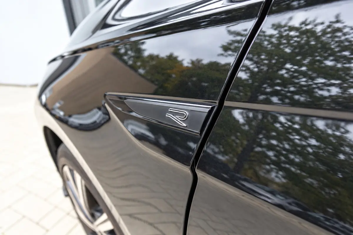 1.0 TSI R-line BEATS IQ-LIGHT ACC