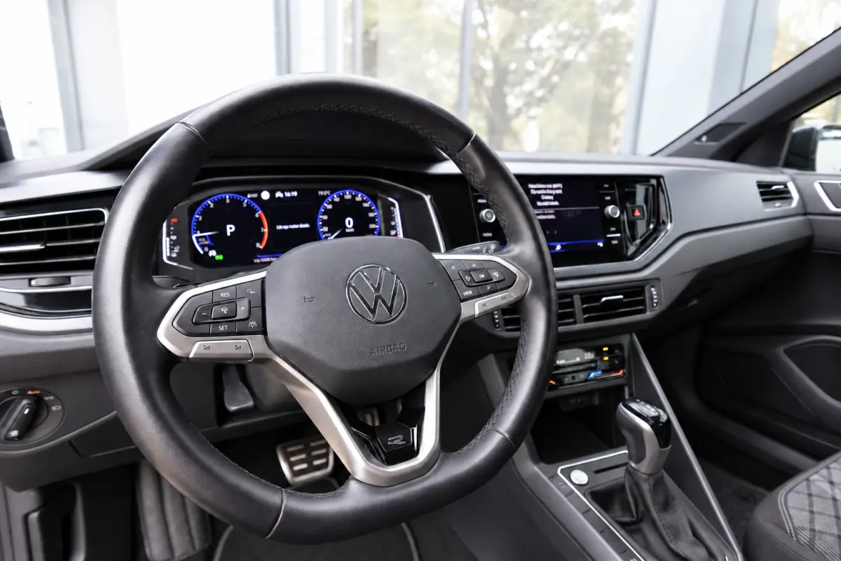 1.0 TSI R-line BEATS IQ-LIGHT ACC
