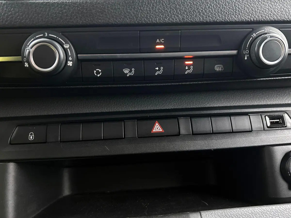 2.0 CDTI L3H1 Automaat Airco Navigatie Trekhaak Camera Cruise Control