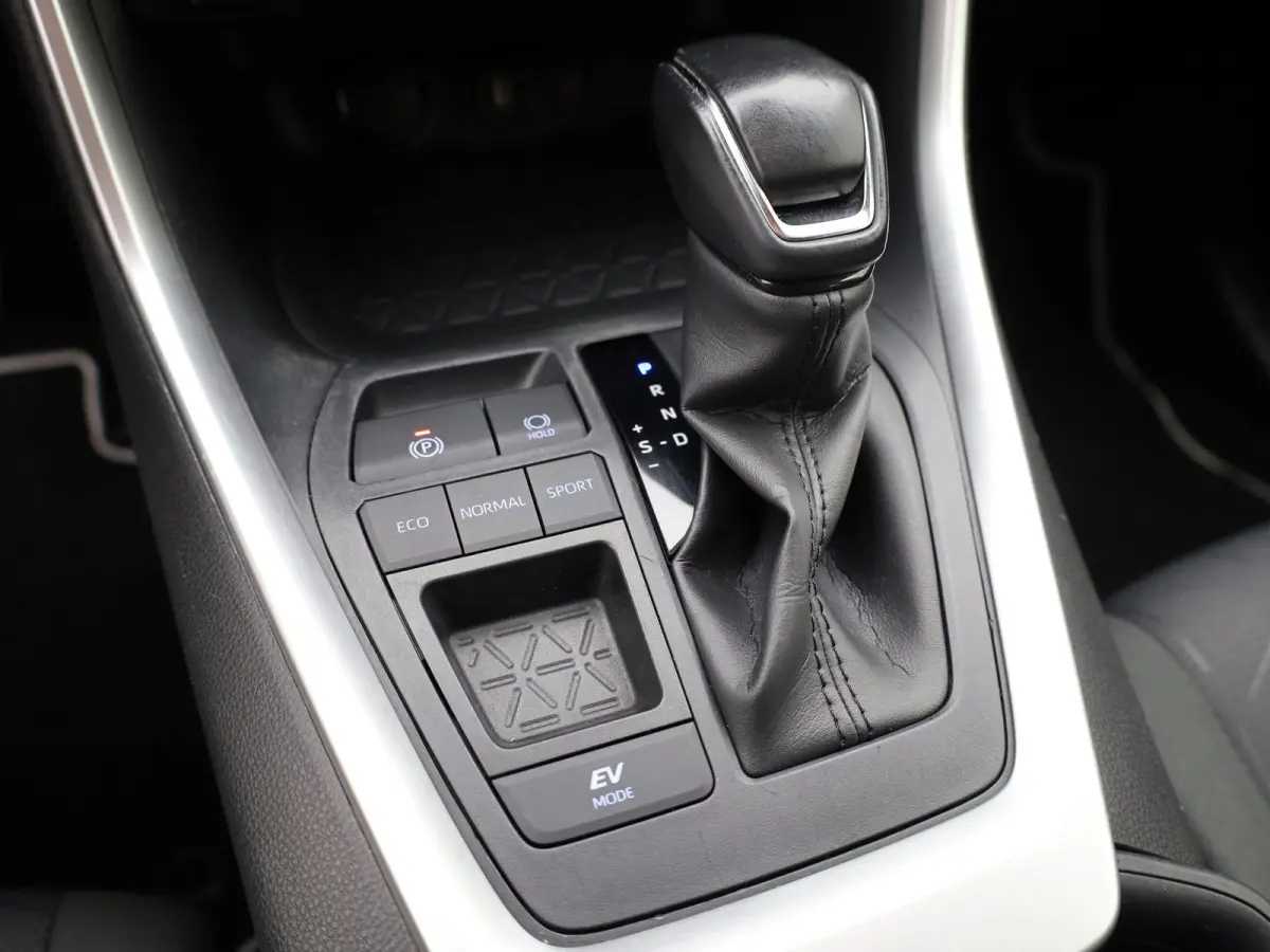 2.5 Hybrid Dynamic | NL Auto | Camera | PDC | Trekhaak | Apple \ Android | Bearlock | Prijs Rijklaar!!