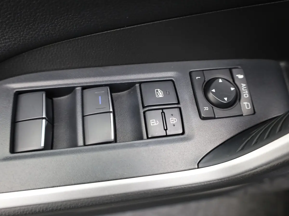 2.5 Hybrid Dynamic | NL Auto | Camera | PDC | Trekhaak | Apple \ Android | Bearlock | Prijs Rijklaar!!