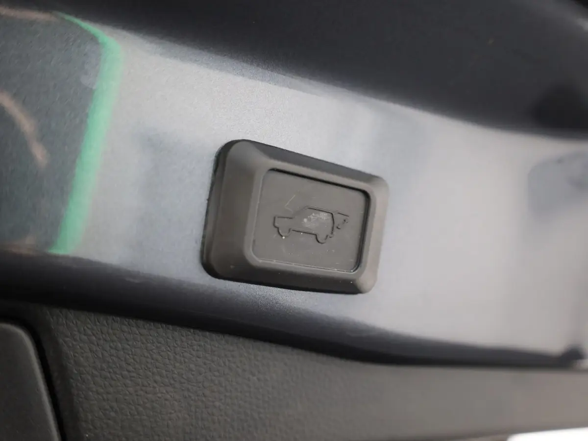 2.5 Hybrid Dynamic | NL Auto | Camera | PDC | Trekhaak | Apple \ Android | Bearlock | Prijs Rijklaar!!