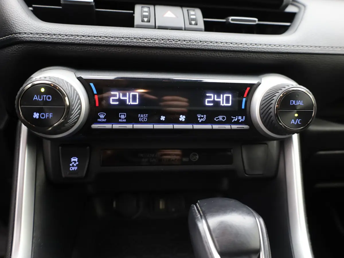 2.5 Hybrid Dynamic | NL Auto | Camera | PDC | Trekhaak | Apple \ Android | Bearlock | Prijs Rijklaar!!