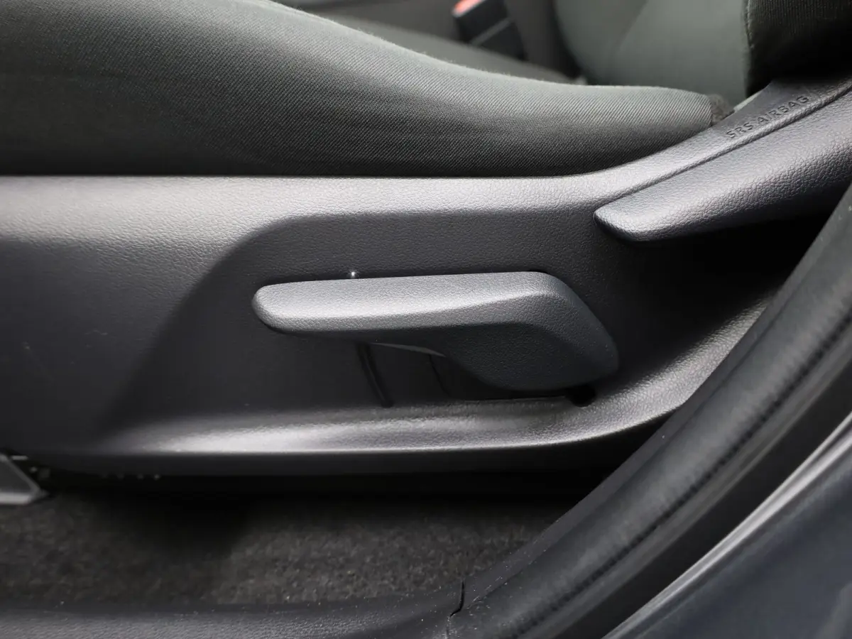2.5 Hybrid Dynamic | NL Auto | Camera | PDC | Trekhaak | Apple \ Android | Bearlock | Prijs Rijklaar!!