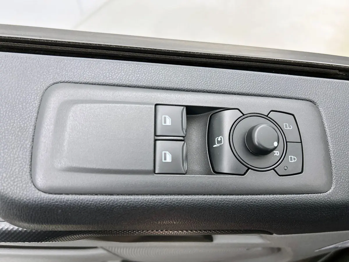 300 2.0 TDCI L2H1 Trend Automaat Airco Navigatie Cruise Navi Trekhaak