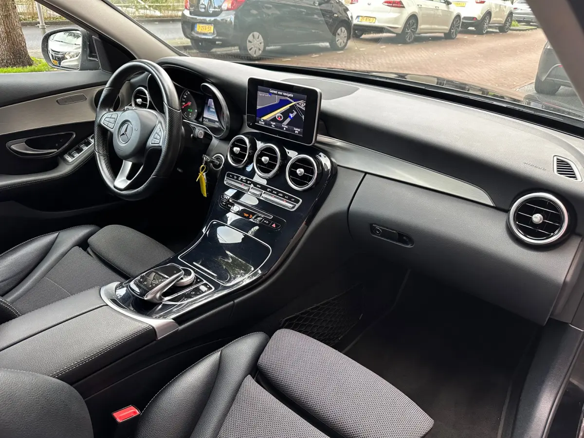 180 Prestige Automaat Leer Navi