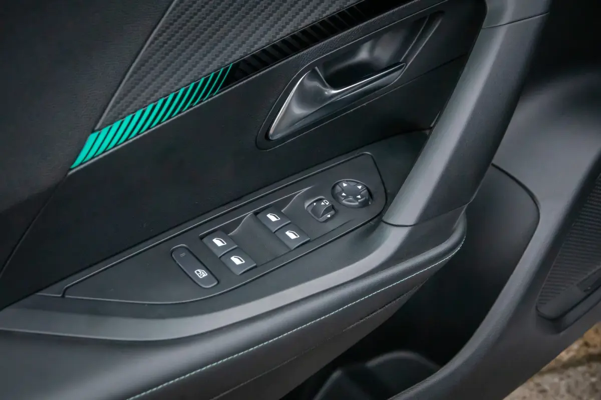 EV Allure 50 kWh | Cruise control | Parkeersensor achter | Lane Asist | Apple Carplay/Android Auto | | Apple Carplay/Android Auto|telefoonintegratie premium | Cruise control | Parkeersensor 