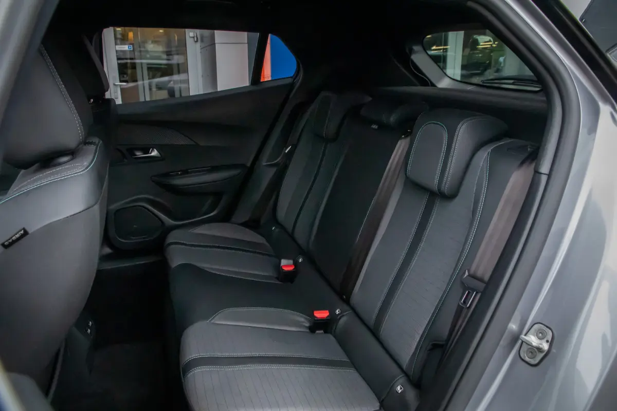 EV Allure 50 kWh | Cruise control | Parkeersensor achter | Lane Asist | Apple Carplay/Android Auto | | Apple Carplay/Android Auto|telefoonintegratie premium | Cruise control | Parkeersensor 