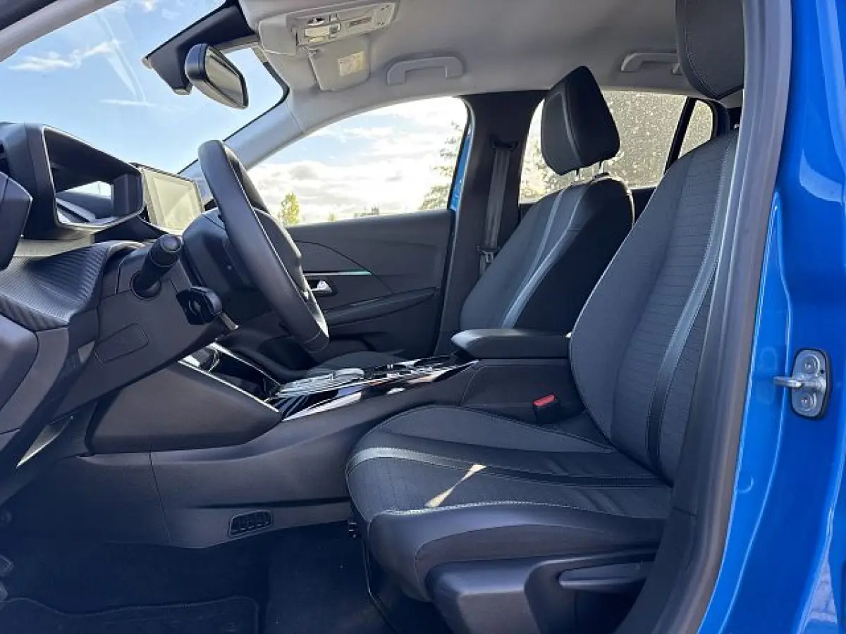 EV Allure Pack 50 kWh Digitaal Dashboard | Leder/Stof | Camera | Parkeersensoren Achter | Cruise | Climate Control | DAB| Achteruitrijcamera | Airco (automatisch) | Apple Carplay/Android Aut