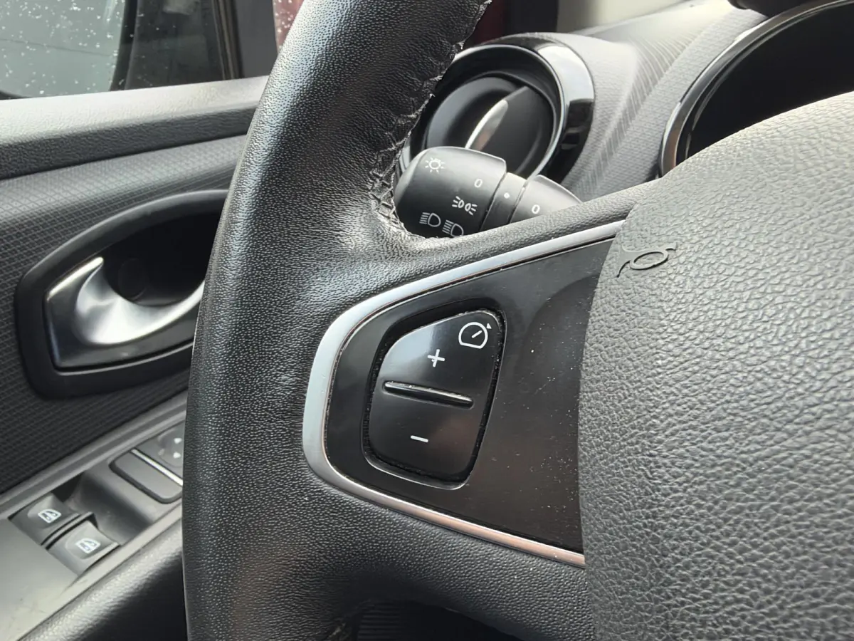 1.2 TCe Zen | Cruise Control | Navigatie | Airco |
