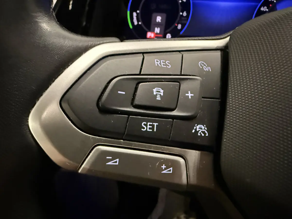 1.4 eHybrid Energetic 7p. PANO/MASSAGE/HEAD-UP/ADAPTIVE-ONDERSTEL/SOH 89,2%/360CAMERA/STANDKACHEL/EL.SCHFDEUREN/IQ-LIGHT/LEER-ALCANTARA/MEMORY/18"LMV/ACC/KEYLESS/SFEER/MIDDEN-CONSOLE/NET OH 