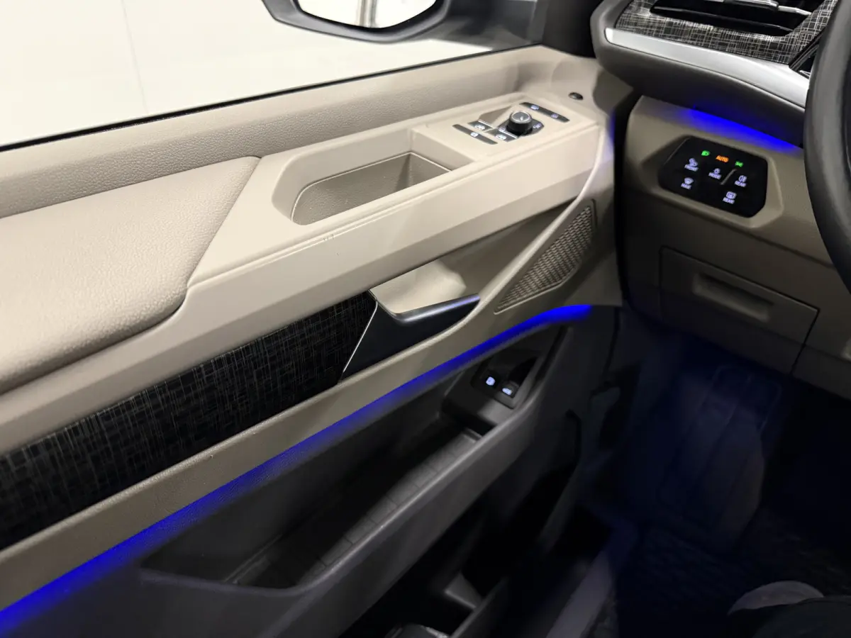 1.4 eHybrid Energetic 7p. PANO/MASSAGE/HEAD-UP/ADAPTIVE-ONDERSTEL/SOH 89,2%/360CAMERA/STANDKACHEL/EL.SCHFDEUREN/IQ-LIGHT/LEER-ALCANTARA/MEMORY/18"LMV/ACC/KEYLESS/SFEER/MIDDEN-CONSOLE/NET OH 