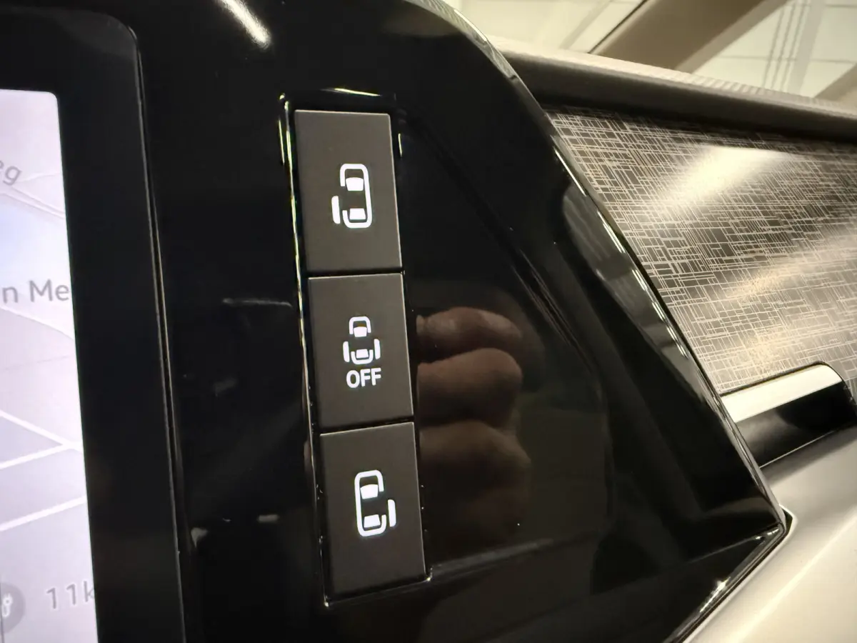 1.4 eHybrid Energetic 7p. PANO/MASSAGE/HEAD-UP/ADAPTIVE-ONDERSTEL/SOH 89,2%/360CAMERA/STANDKACHEL/EL.SCHFDEUREN/IQ-LIGHT/LEER-ALCANTARA/MEMORY/18"LMV/ACC/KEYLESS/SFEER/MIDDEN-CONSOLE/NET OH 