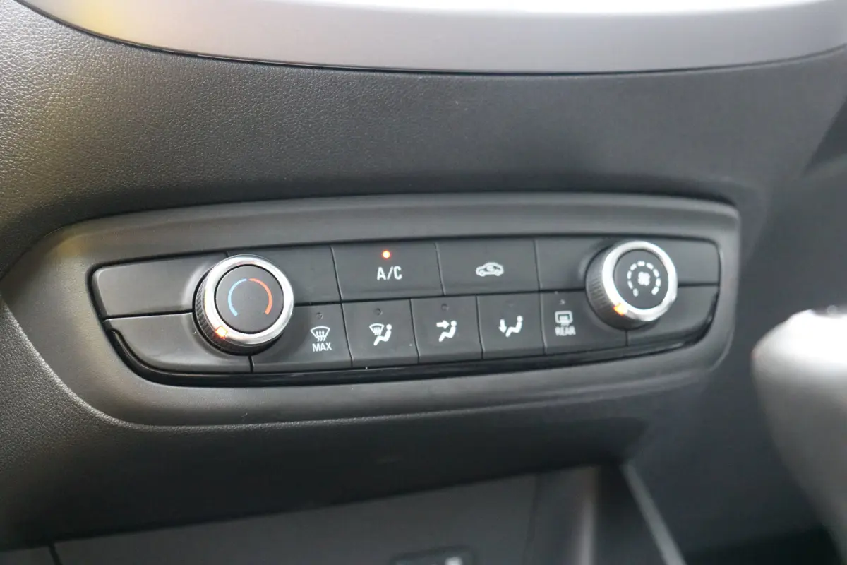 1.2 Turbo Level 2 | Navi | Camera | Cruise control | DAB | Apple carplay | Airco | PDC |