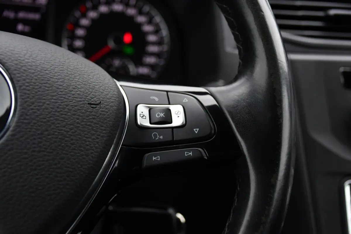2.0 TDI L1H1 BMT Highline Adaptieve Cruise, Carplay, LED, Clima, Stoelverwarming, 150pk, Automaat, Leder, Uniek!