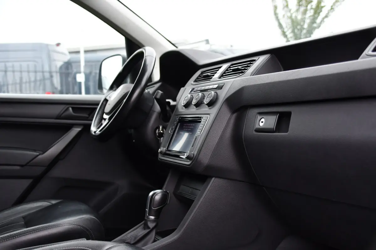 2.0 TDI L1H1 BMT Highline Adaptieve Cruise, Carplay, LED, Clima, Stoelverwarming, 150pk, Automaat, Leder, Uniek!