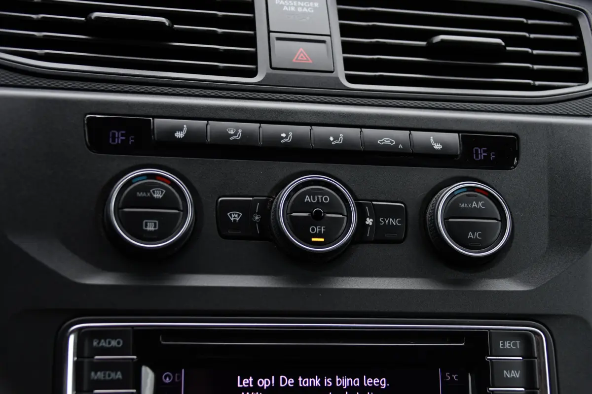 2.0 TDI L1H1 BMT Highline Adaptieve Cruise, Carplay, LED, Clima, Stoelverwarming, 150pk, Automaat, Leder, Uniek!