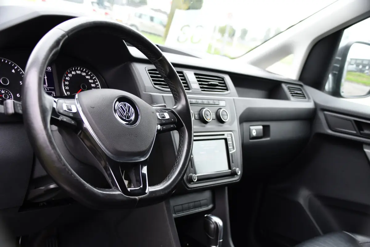2.0 TDI L1H1 BMT Highline Adaptieve Cruise, Carplay, LED, Clima, Stoelverwarming, 150pk, Automaat, Leder, Uniek!