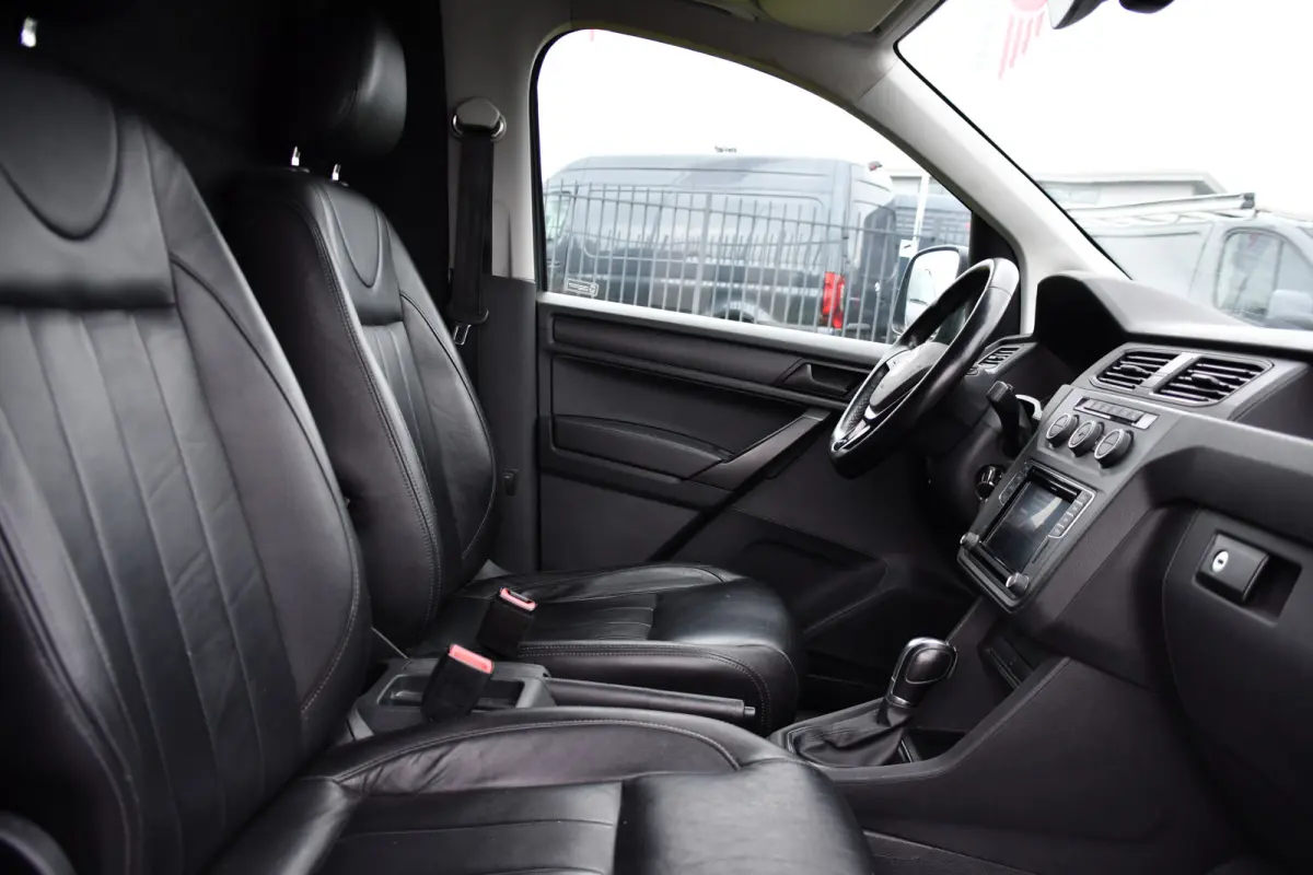 2.0 TDI L1H1 BMT Highline Adaptieve Cruise, Carplay, LED, Clima, Stoelverwarming, 150pk, Automaat, Leder, Uniek!