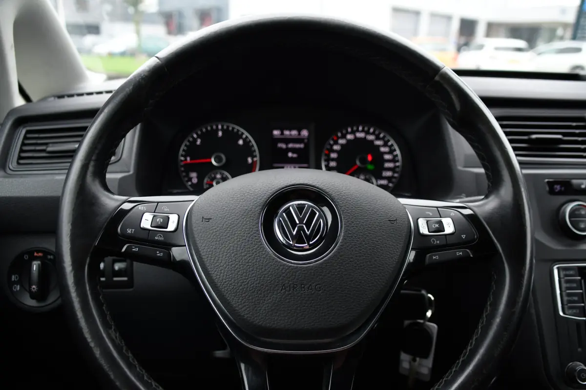 2.0 TDI L1H1 BMT Highline Adaptieve Cruise, Carplay, LED, Clima, Stoelverwarming, 150pk, Automaat, Leder, Uniek!