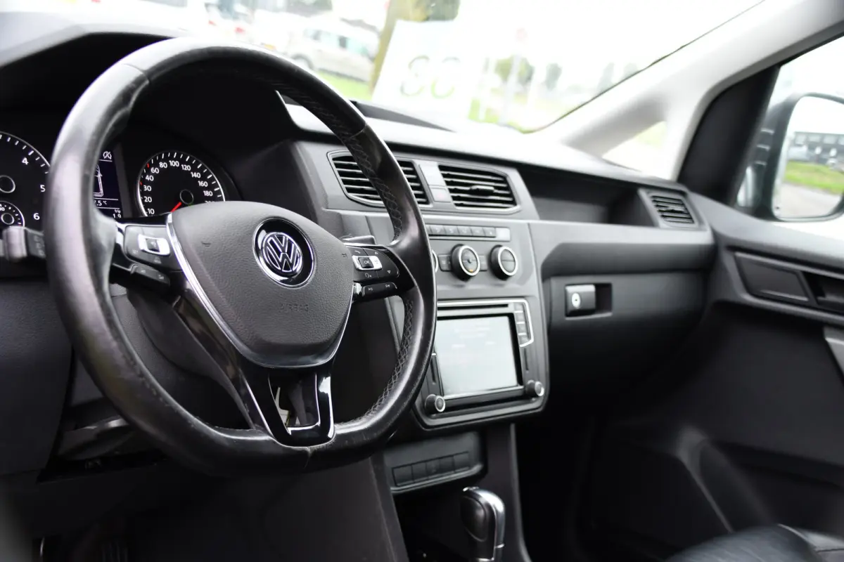 2.0 TDI L1H1 BMT Highline Adaptieve Cruise, Carplay, LED, Clima, Stoelverwarming, 150pk, Automaat, Leder, Uniek!