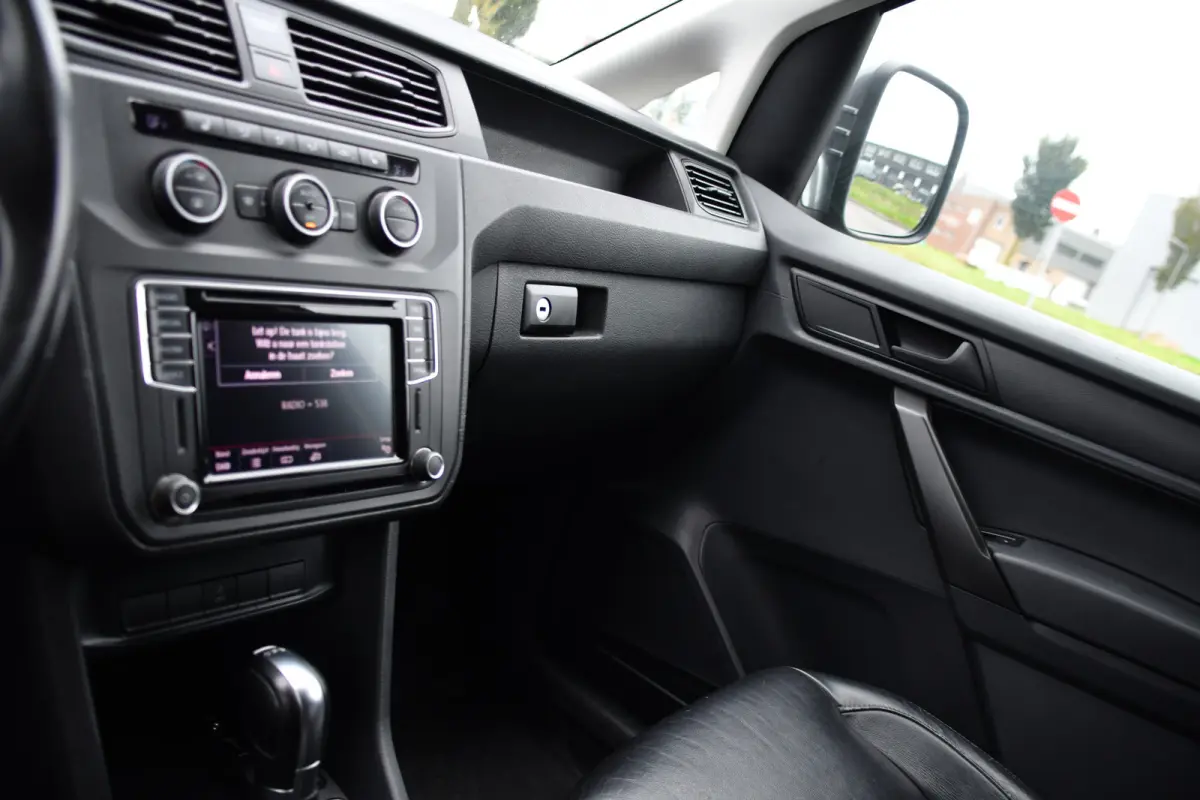 2.0 TDI L1H1 BMT Highline Adaptieve Cruise, Carplay, LED, Clima, Stoelverwarming, 150pk, Automaat, Leder, Uniek!