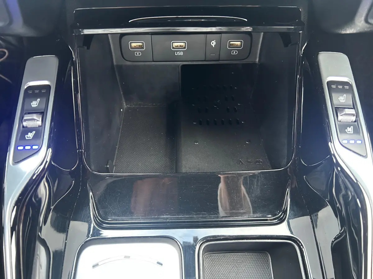1.6 T-GDI Hybrid 2WD ExecutiveLine 5p. | Apple Carplay / Android Auto | Navigatiesysteem | Elektrisch Verstelbare Voorstoelen | Bestuurdersstoel met Geheugen | Elektrisch Schuif / Kanteldak 