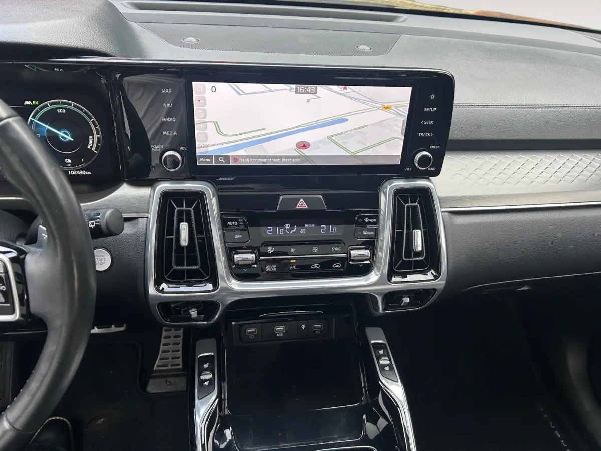 1.6 T-GDI Hybrid 2WD ExecutiveLine 5p. | Apple Carplay / Android Auto | Navigatiesysteem | Elektrisch Verstelbare Voorstoelen | Bestuurdersstoel met Geheugen | Elektrisch Schuif / Kanteldak 