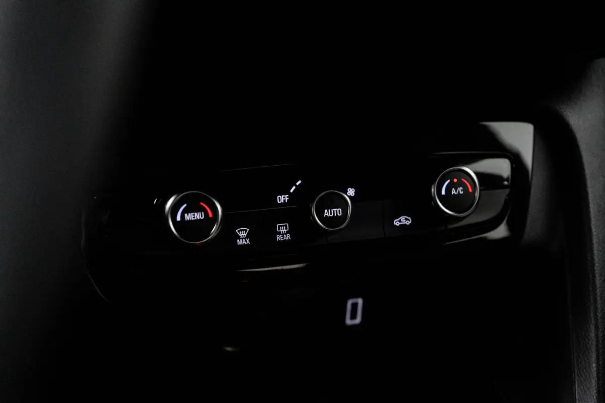 Electric Edition 50 kWh | Navi by App | Cruise control | PDC Achter | DAB |