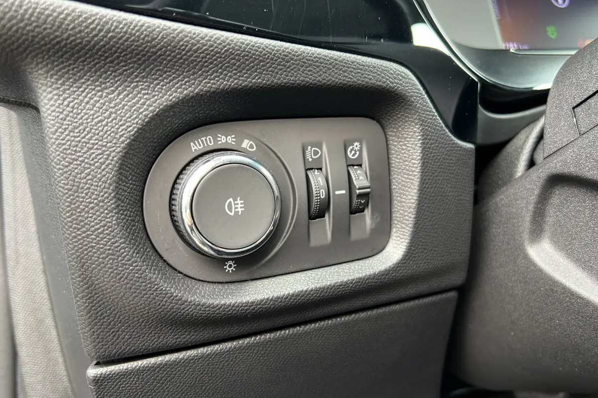 Electric Edition 50 kWh | Navi by App | Cruise control | PDC Achter | DAB |