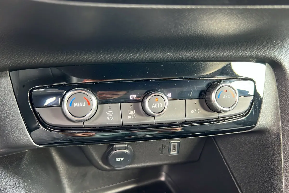 Electric Edition 50 kWh | Navi by App | Cruise control | PDC Achter | DAB |
