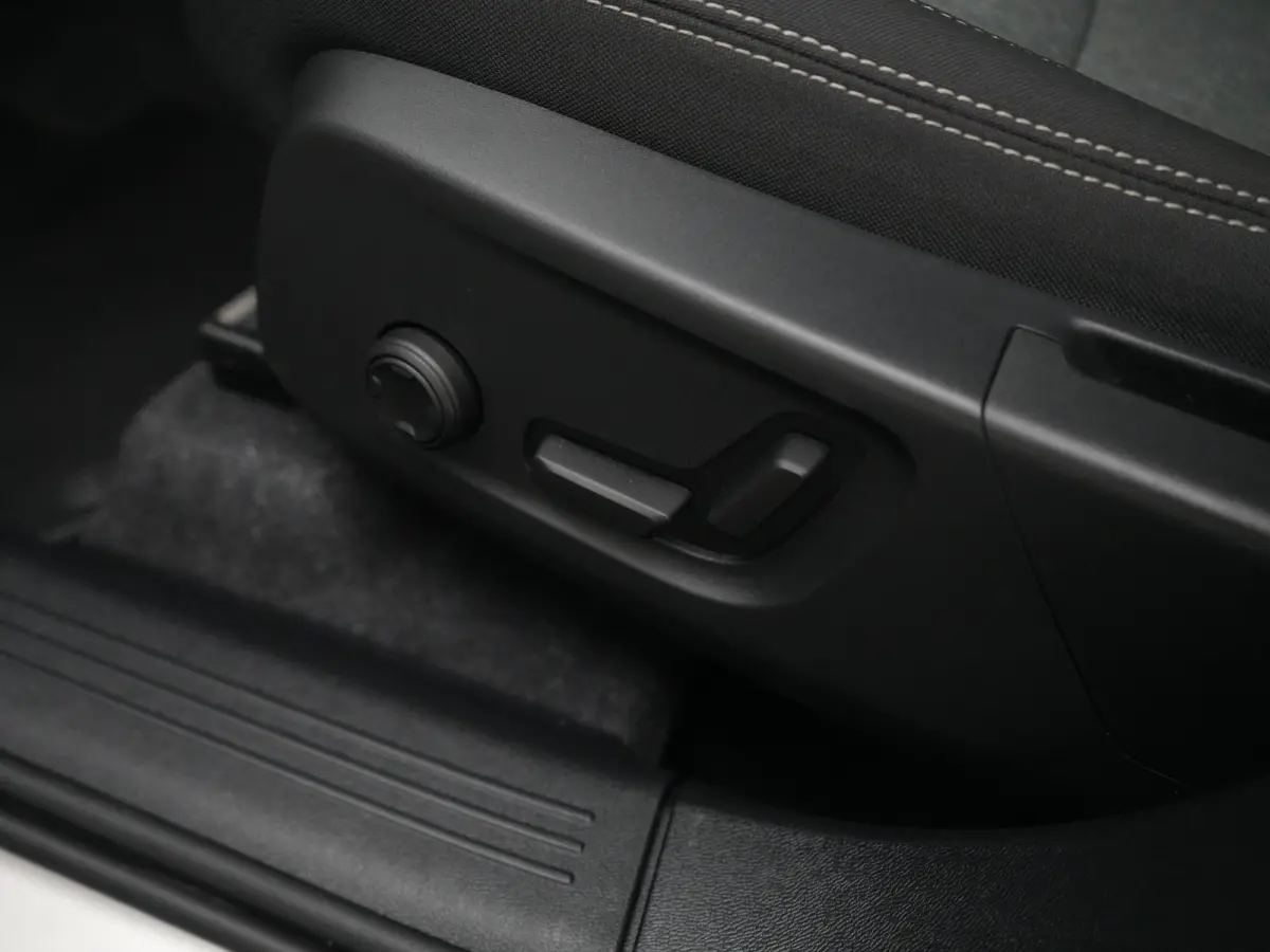 B4 Plus Dark | Harman/Kardon | Elek Stoelen | Camera | Trekhaak | Adaptive Cruise | BLIS | Pilot Assist