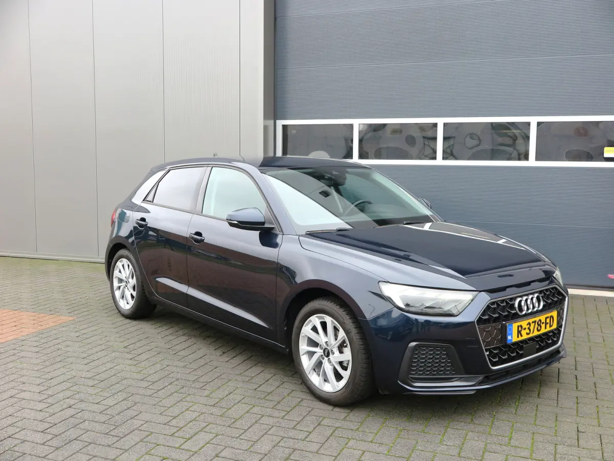 25 TFSI Advanced edition Led , Stoelverwaming, Cruise , Climate control , Soundsysteem, PDC achter,etc. Navigatie via carplay.