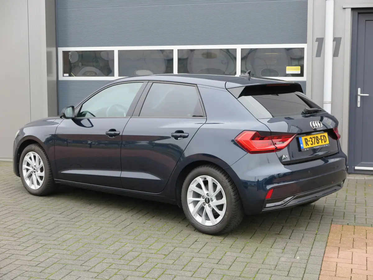 25 TFSI Advanced edition Led , Stoelverwaming, Cruise , Climate control , Soundsysteem, PDC achter,etc. Navigatie via carplay.