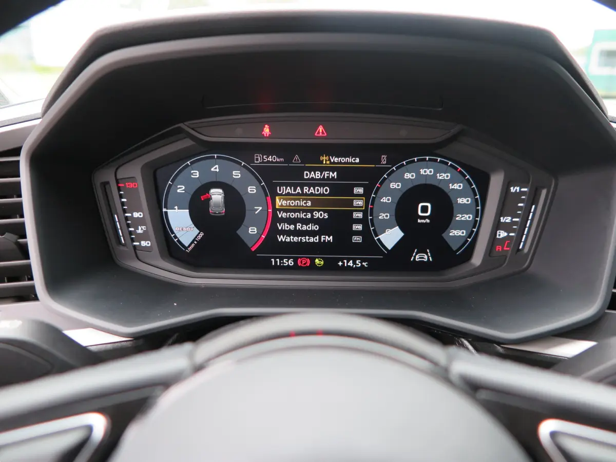 25 TFSI Advanced edition Led , Stoelverwaming, Cruise , Climate control , Soundsysteem, PDC achter,etc. Navigatie via carplay.