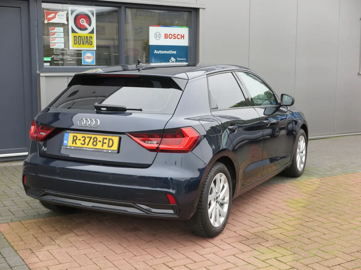 25 TFSI Advanced edition Led , Stoelverwaming, Cruise , Climate control , Soundsysteem, PDC achter,etc. Navigatie via carplay.