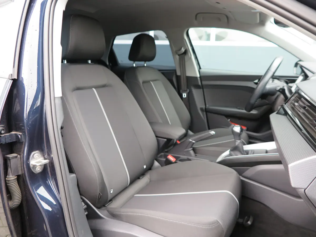 25 TFSI Advanced edition Led , Stoelverwaming, Cruise , Climate control , Soundsysteem, PDC achter,etc. Navigatie via carplay.