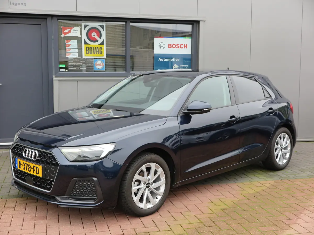 25 TFSI Advanced edition Led , Stoelverwaming, Cruise , Climate control , Soundsysteem, PDC achter,etc. Navigatie via carplay.