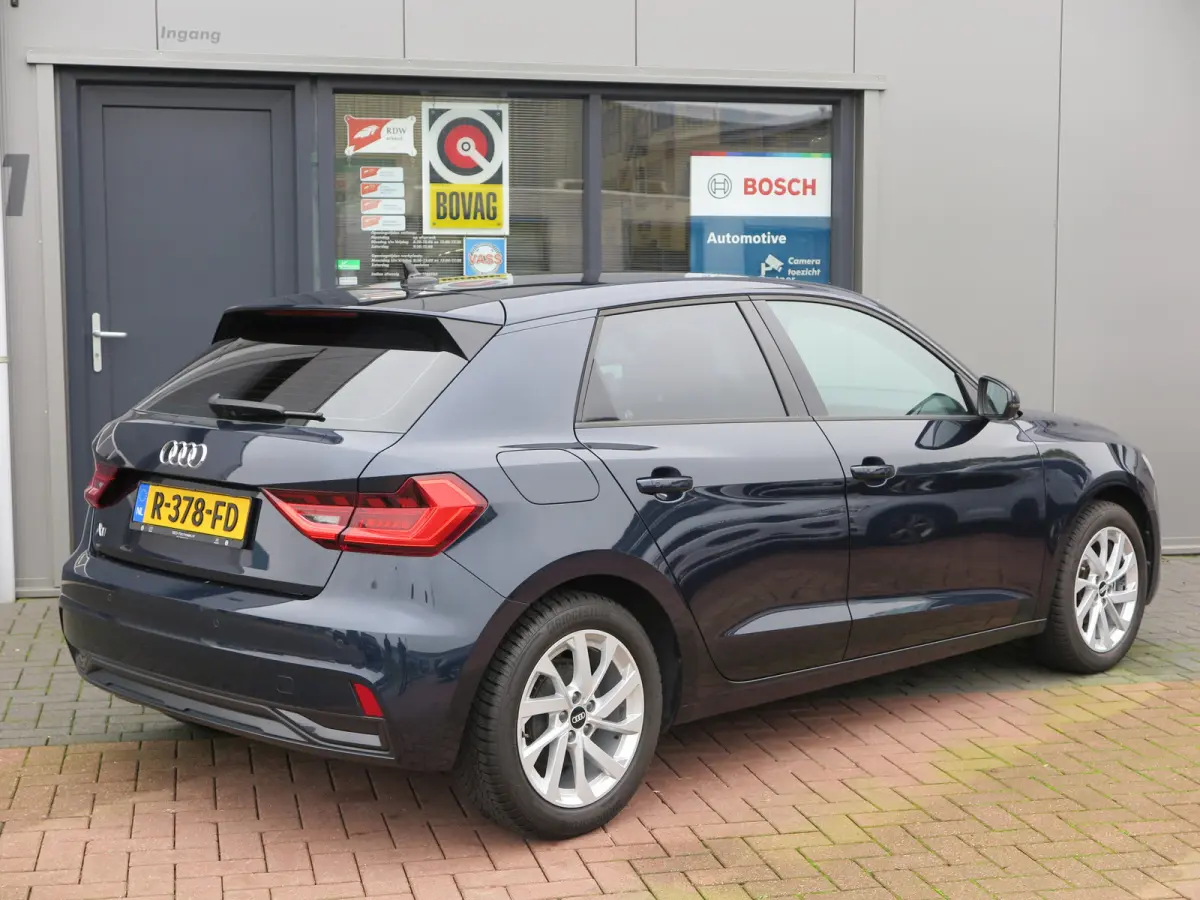 25 TFSI Advanced edition Led , Stoelverwaming, Cruise , Climate control , Soundsysteem, PDC achter,etc. Navigatie via carplay.