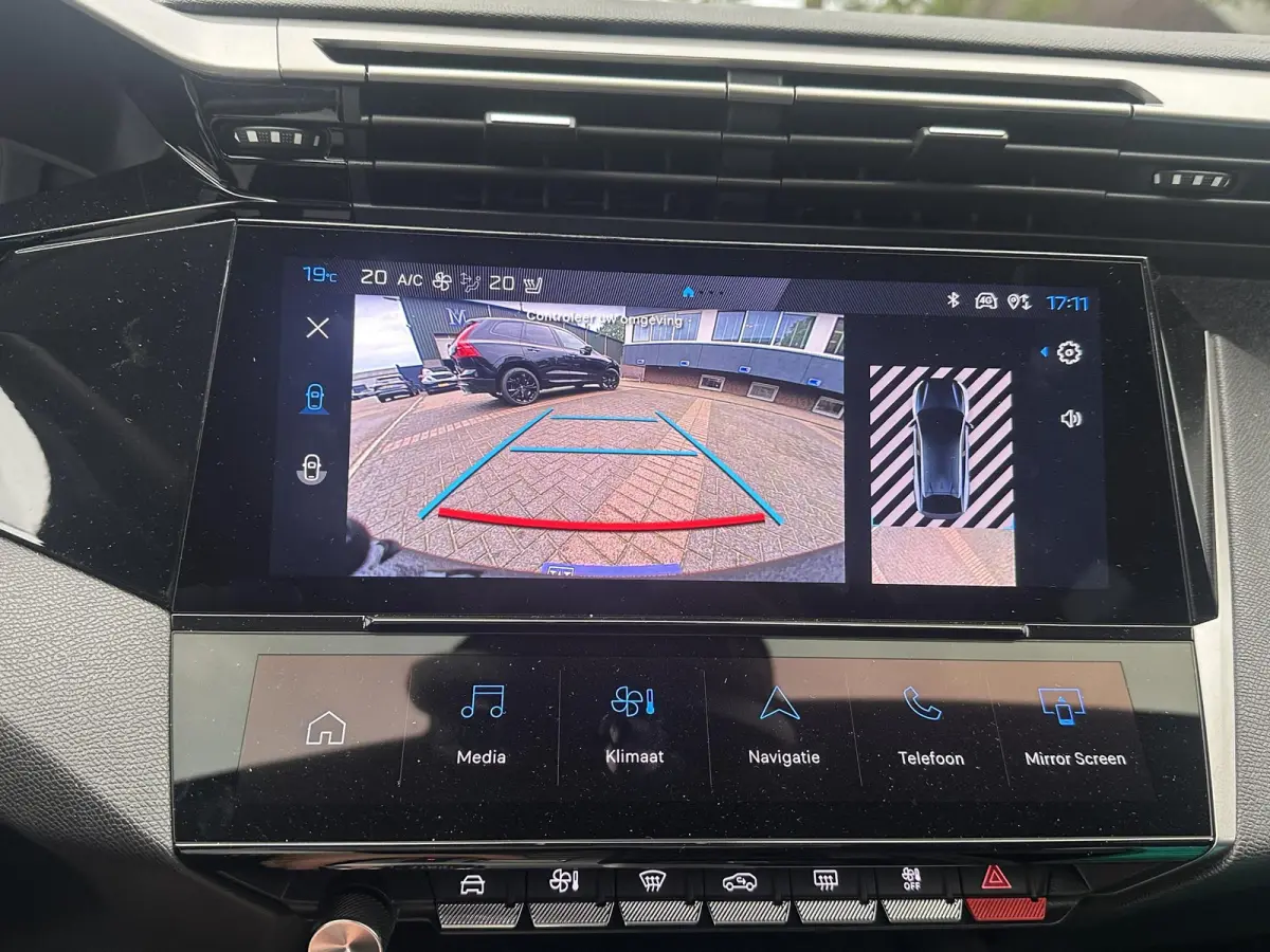 Allure 58 kWh SOH 99% | NIEUWE AUTO | ACHTERUITRIJCAMERA | KEYLESS | STOEL + STUURVERWARMING | ADAP. CRUISE | APPLE CARPLAY | RIJKLAAR INCL. 12 MND BOVAG GARANTIE |