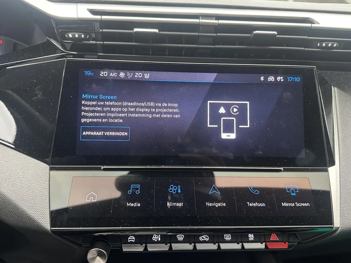 Allure 58 kWh SOH 99% | NIEUWE AUTO | ACHTERUITRIJCAMERA | KEYLESS | STOEL + STUURVERWARMING | ADAP. CRUISE | APPLE CARPLAY | RIJKLAAR INCL. 12 MND BOVAG GARANTIE |