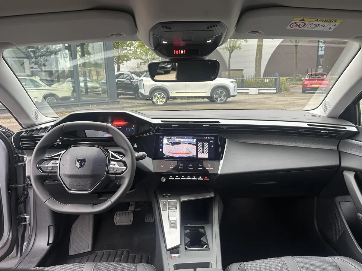 Allure 58 kWh SOH 99% | NIEUWE AUTO | ACHTERUITRIJCAMERA | KEYLESS | STOEL + STUURVERWARMING | ADAP. CRUISE | APPLE CARPLAY | RIJKLAAR INCL. 12 MND BOVAG GARANTIE |