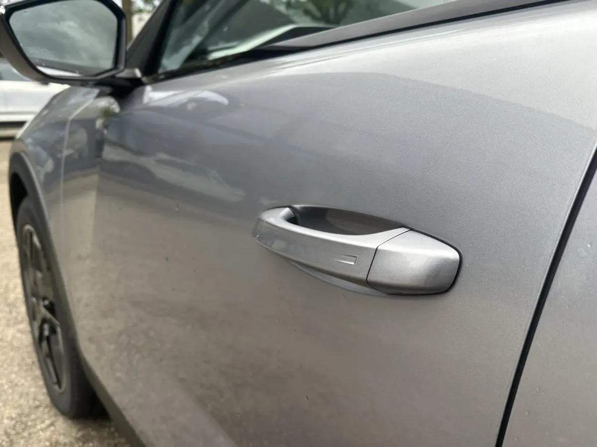 Allure 58 kWh SOH 99% | NIEUWE AUTO | ACHTERUITRIJCAMERA | KEYLESS | STOEL + STUURVERWARMING | ADAP. CRUISE | APPLE CARPLAY | RIJKLAAR INCL. 12 MND BOVAG GARANTIE |