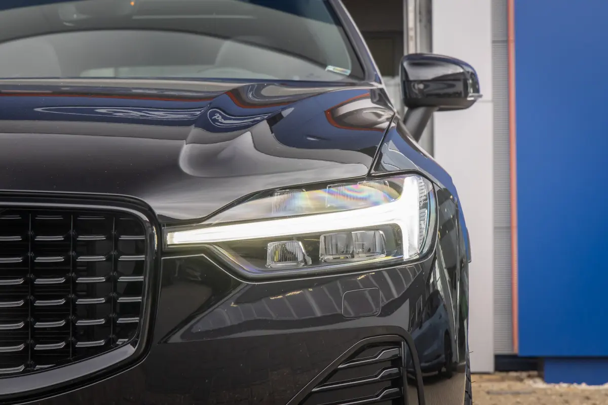 2.0 T6 Plug-in hybrid AWD Plus Black Edition | Harman/Kardon | Elektrisch panorama-dak | Full-LED | Apple Carplay/Android Auto | Elektrisch bedienbare achterklep | Achteruitrijcamera | Apple